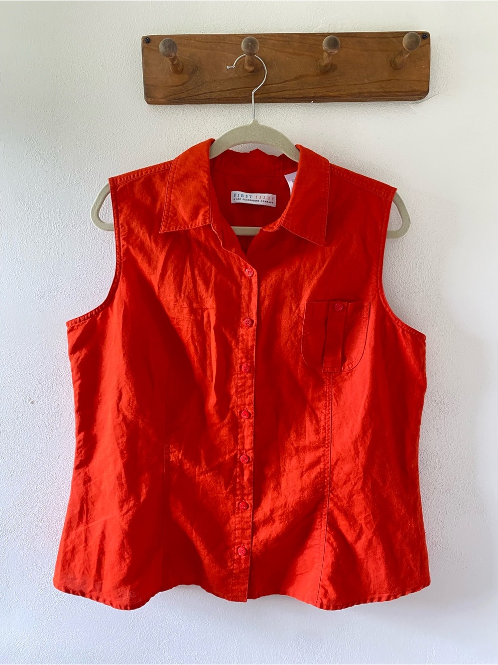 First Issue by Liz Claiborne Vibrant Red Sleeveless Button-Down Top, XL